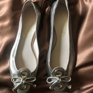 Like new, barley worn, light gold flat